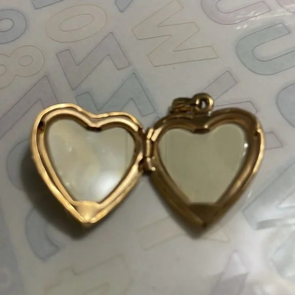 I Love you 14k gold filled locket pendant. - Picture 4 of 9